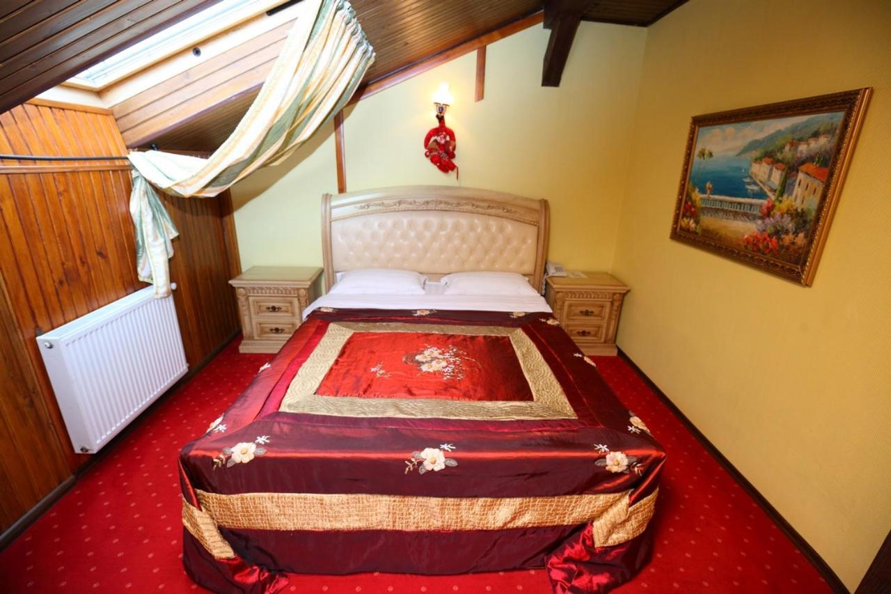 Medzhybozhskiy Zamok Tribukhovtsy Kamer foto