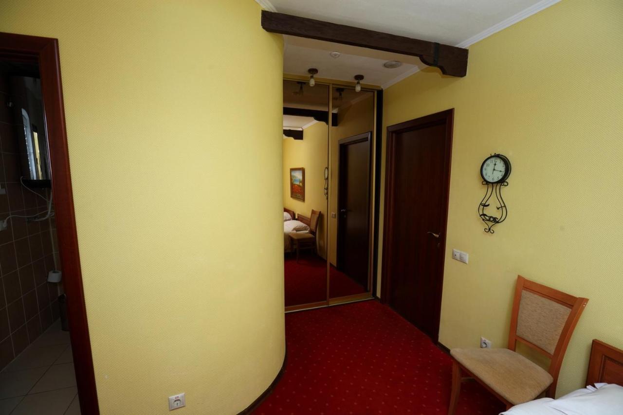 Medzhybozhskiy Zamok Tribukhovtsy Kamer foto
