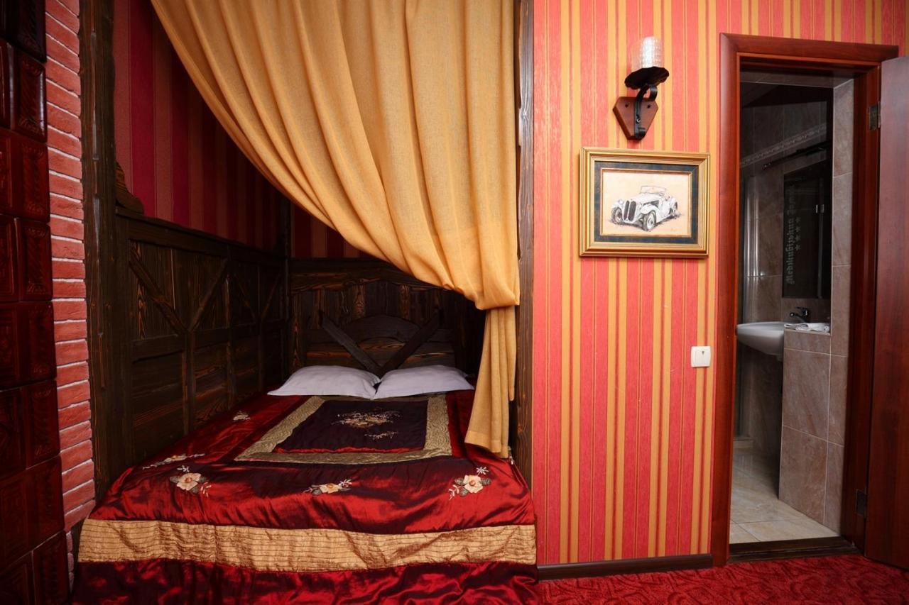 Medzhybozhskiy Zamok Tribukhovtsy Kamer foto