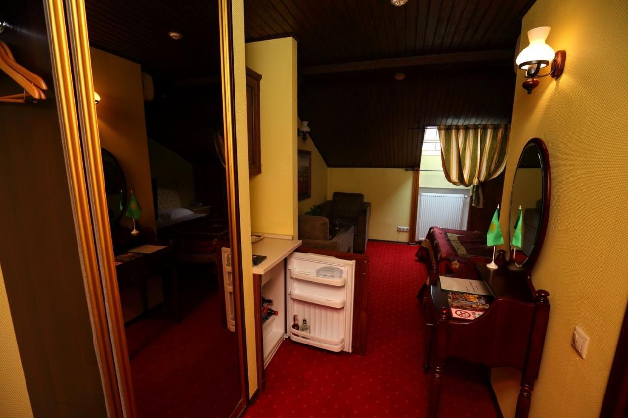 Medzhybozhskiy Zamok Tribukhovtsy Kamer foto