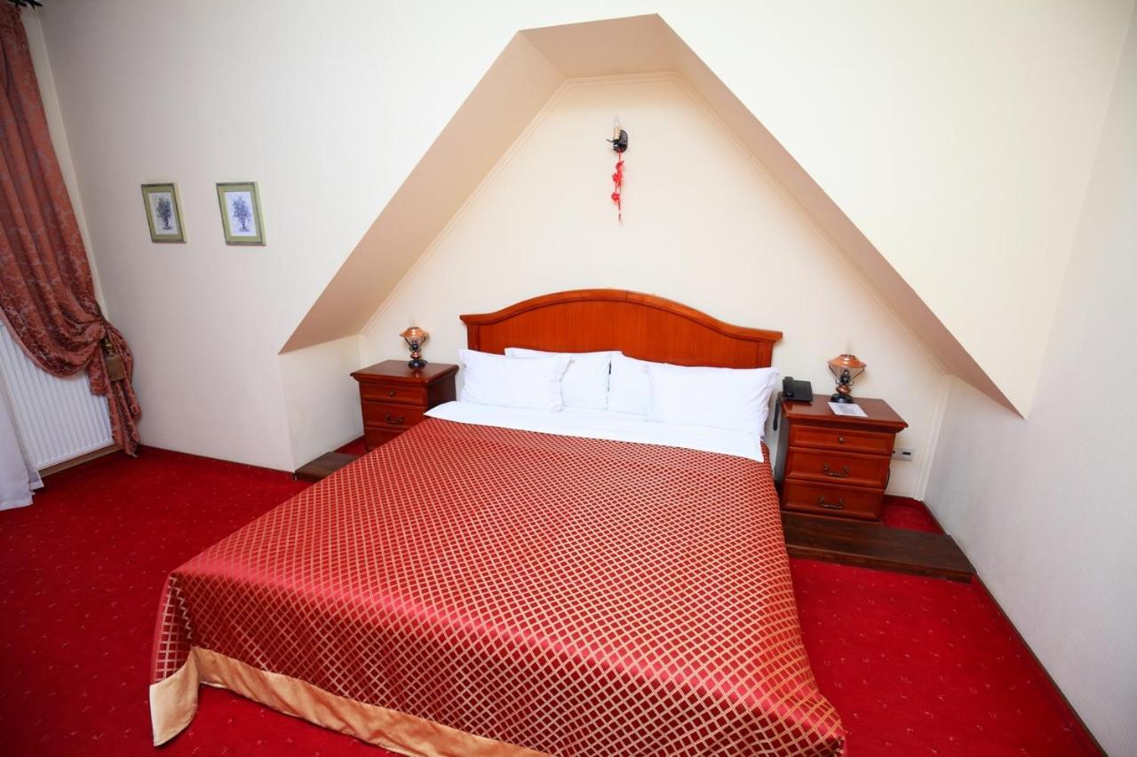 Medzhybozhskiy Zamok Tribukhovtsy Kamer foto