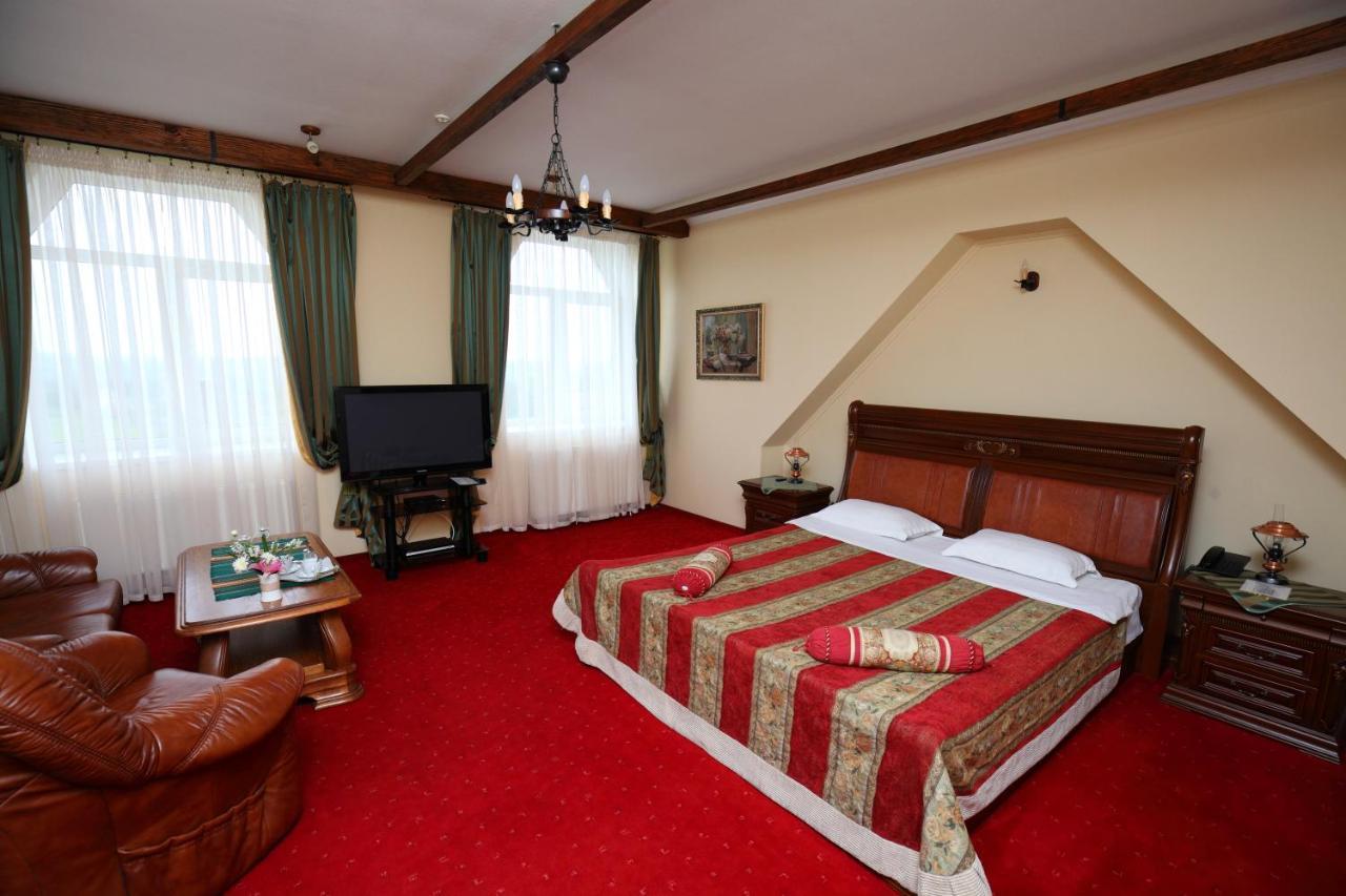 Medzhybozhskiy Zamok Tribukhovtsy Kamer foto